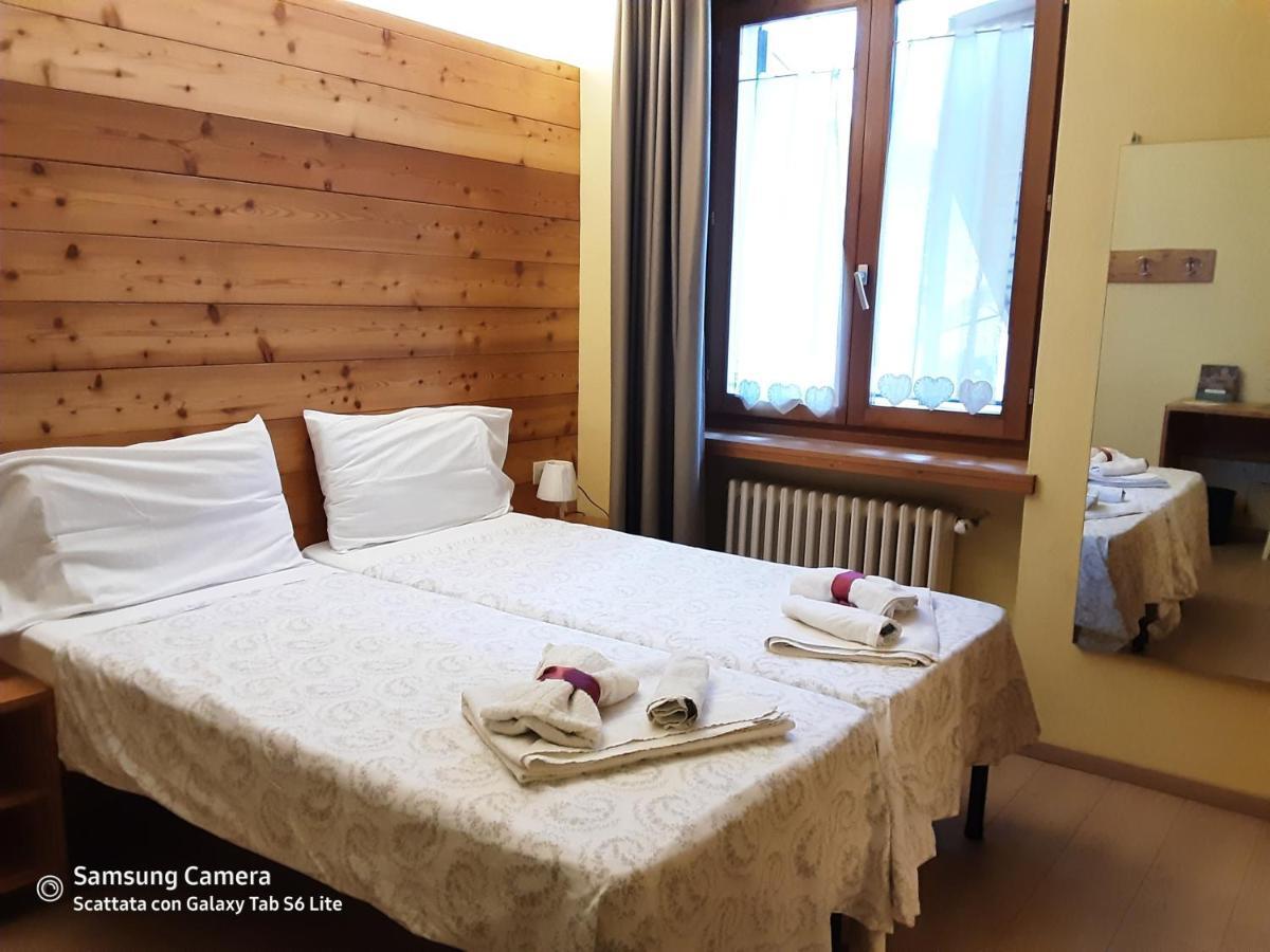 Rovere della Luna B&B Anna מראה חיצוני תמונה