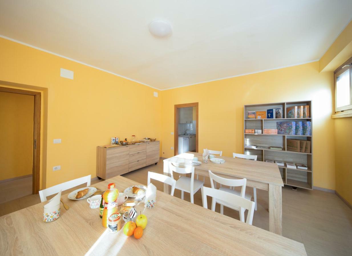 Rovere della Luna B&B Anna מראה חיצוני תמונה