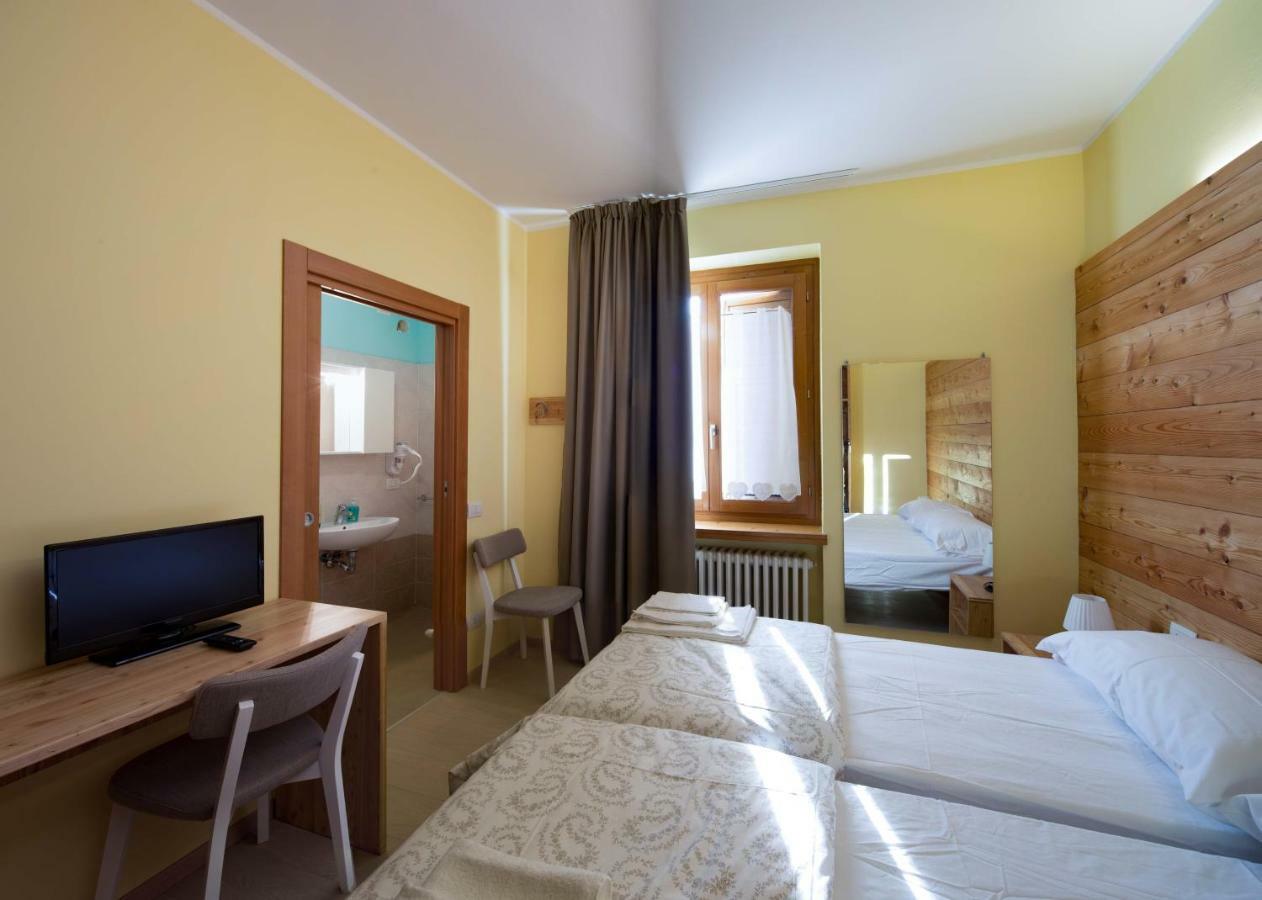 Rovere della Luna B&B Anna מראה חיצוני תמונה