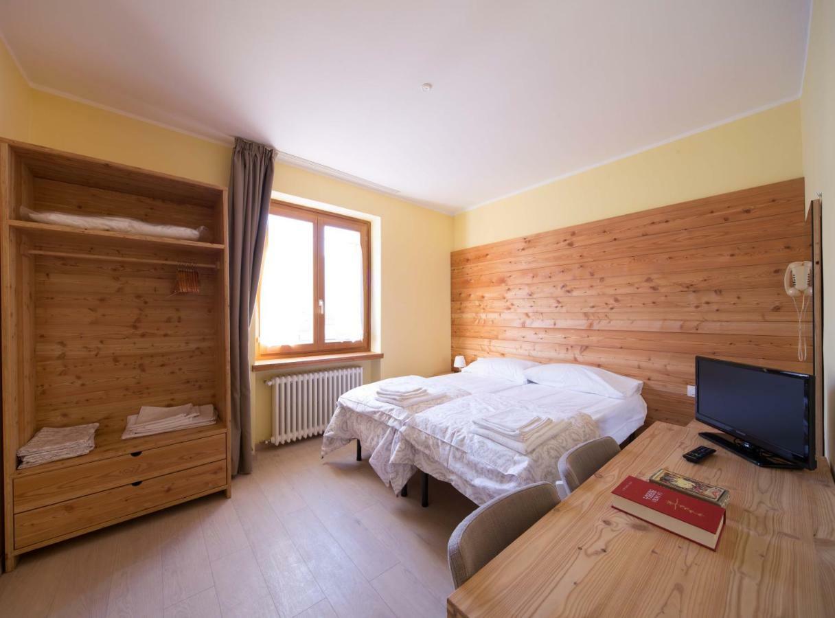 Rovere della Luna B&B Anna מראה חיצוני תמונה