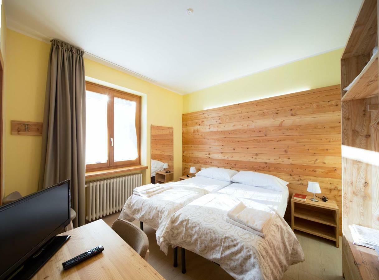 Rovere della Luna B&B Anna מראה חיצוני תמונה